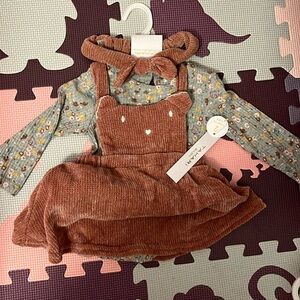 Tahari Bear cute fall 2 piece set with free bow! 6-9 months